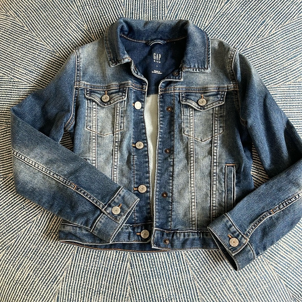 Gap kids denim jacket with snap buttons